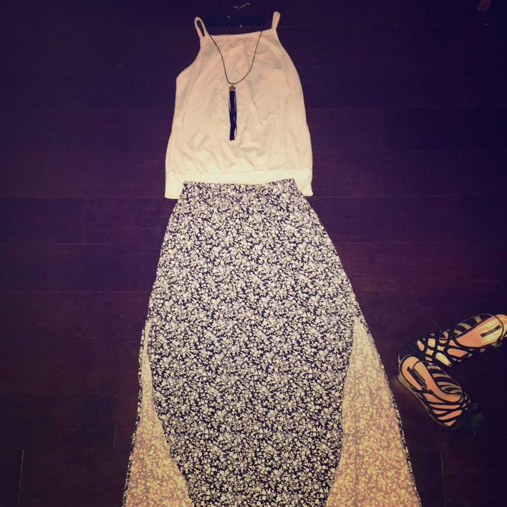 Hollister skirt 🎉 (may purchase tank as well)